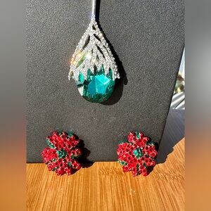 Impressive Bold Holiday Necklace and Poinsettia Earrings Set